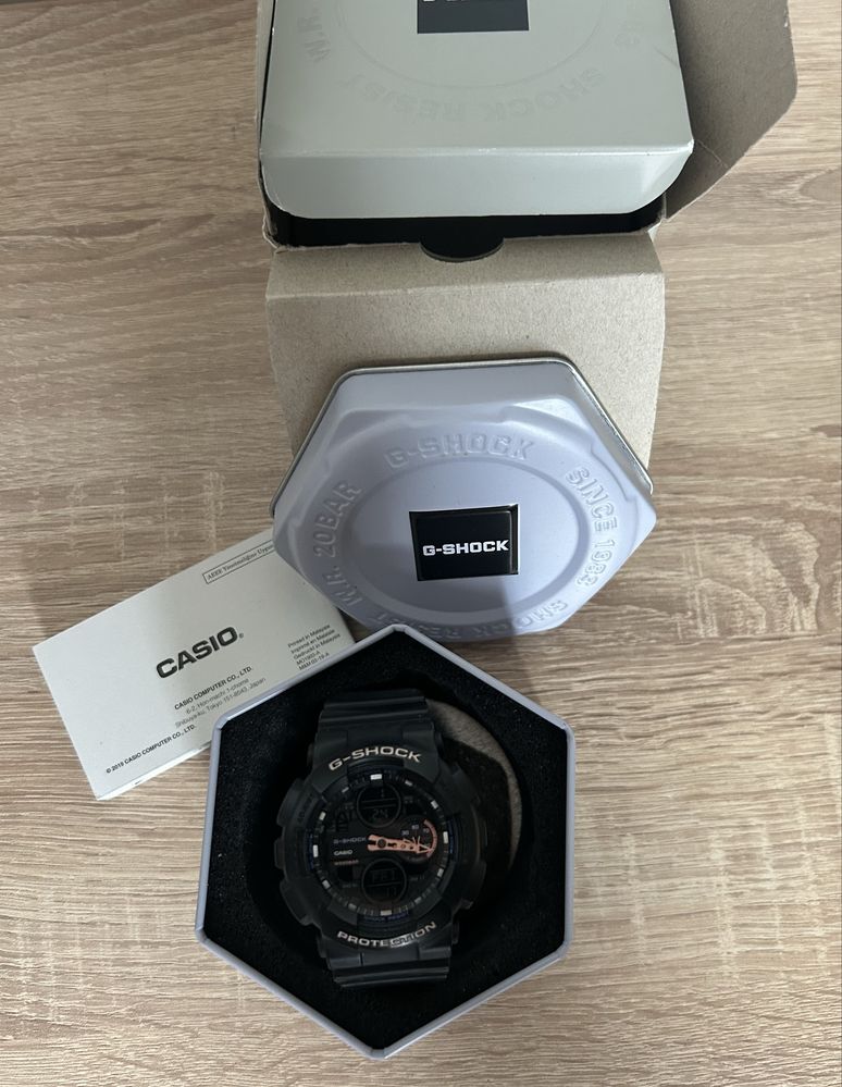 Часовник g-shock
