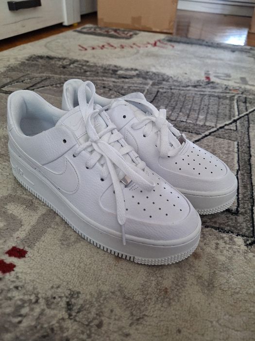 Adidasi Nike air force 1 noi 40 pilele