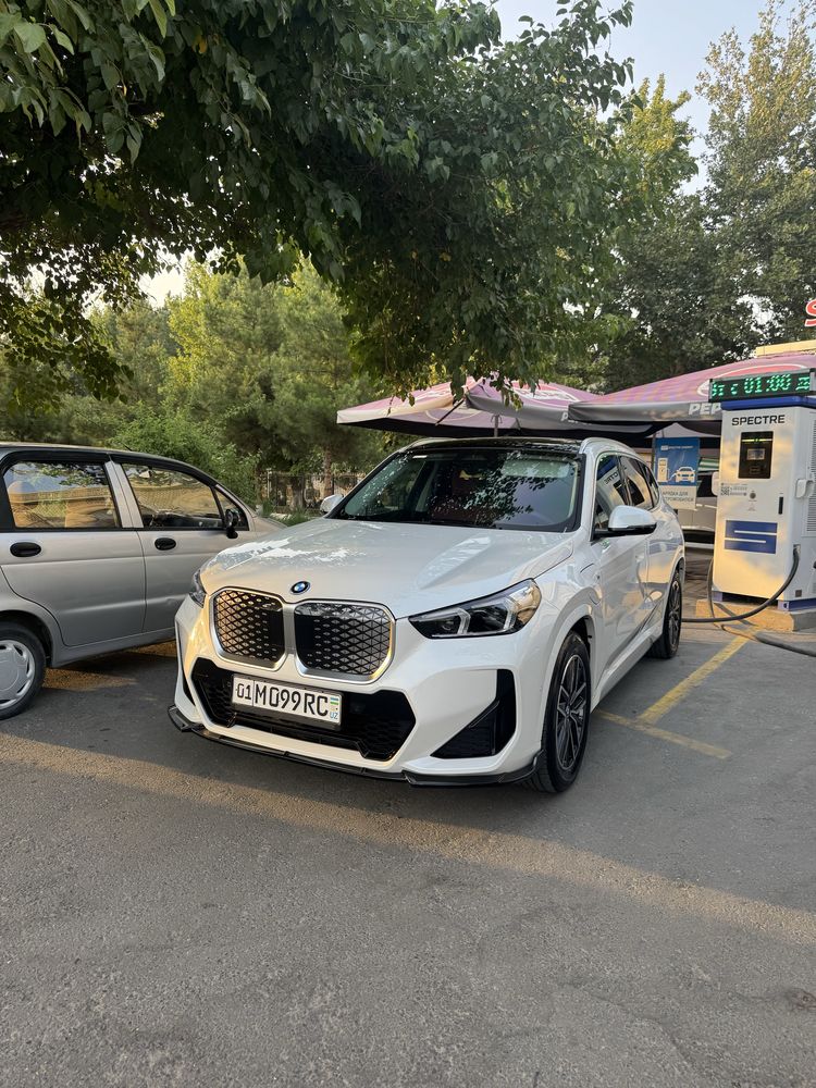 Bmw BMW iX1 eDrive 25 L Full Oq Elektir БМВ М_Пакет