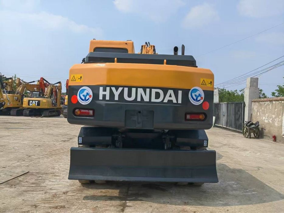 Экскаватор 30% тулов билан буюртмага. Hyundai 150. Балонлик