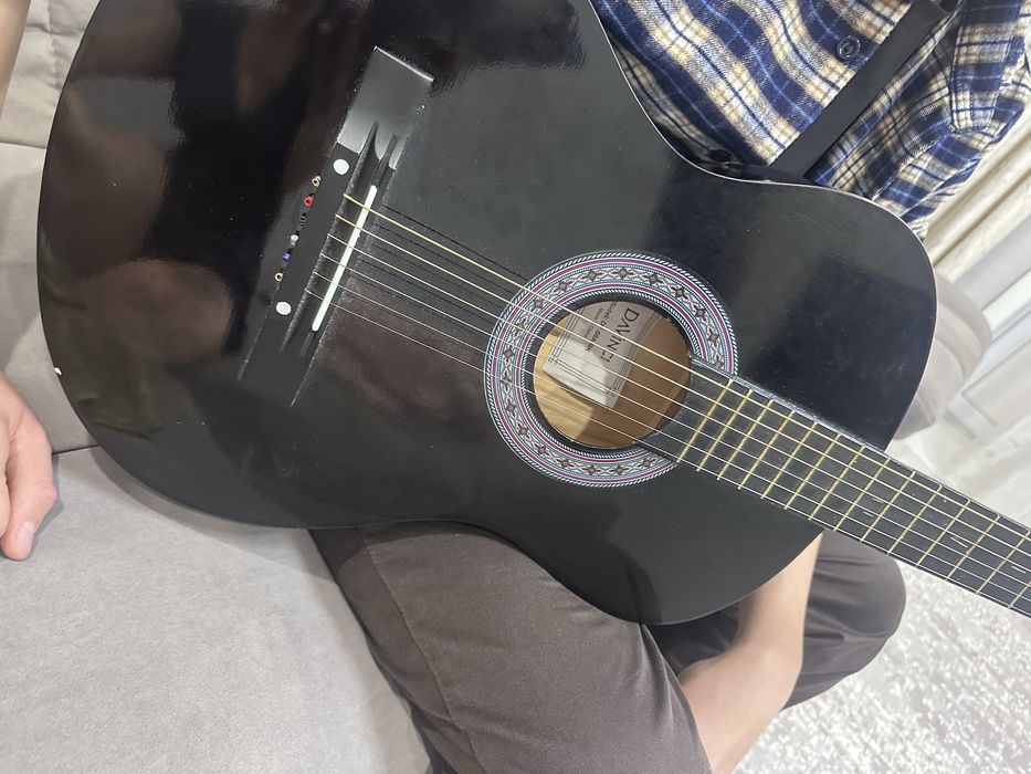 Продам гитару Davinci df-50 abk