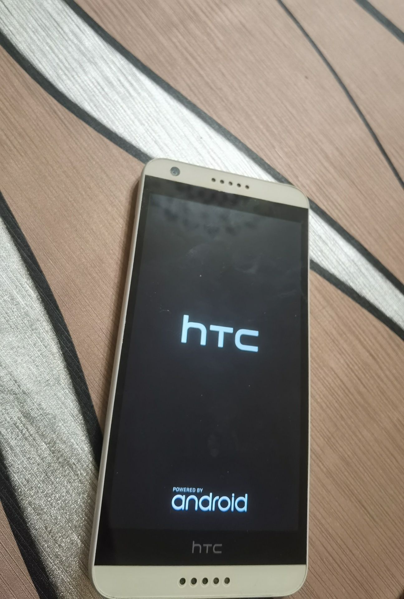 HTC  Desire  650