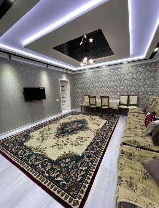 Сдается 2 ком Метро Ойбек. За Бизнес центром DMAAR