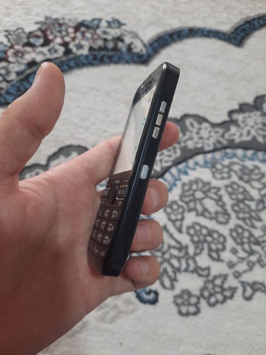 Nokia E52 sotladi