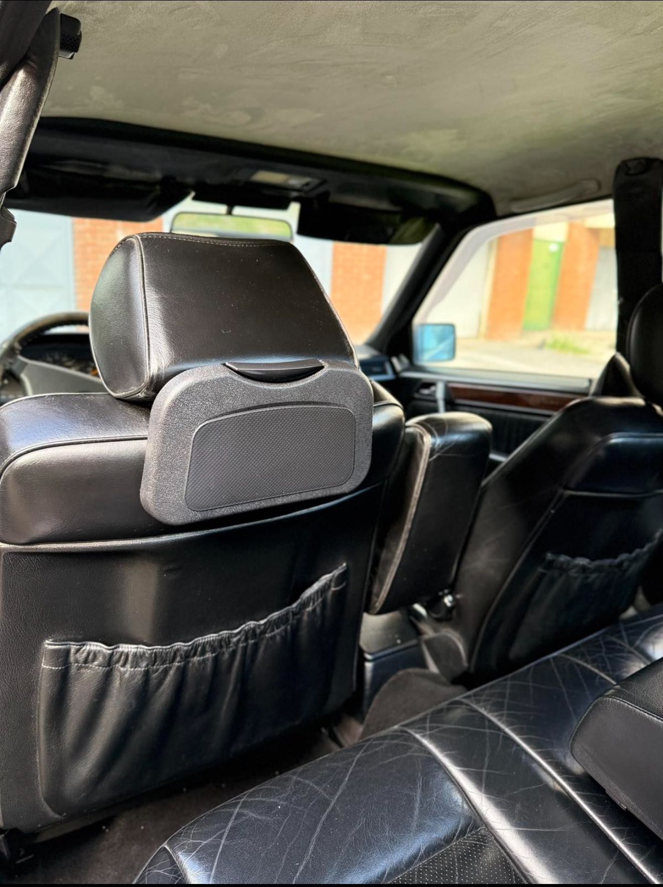 Продава се! Mercedes-Benz W124 Limousine 200 E (1992г.)