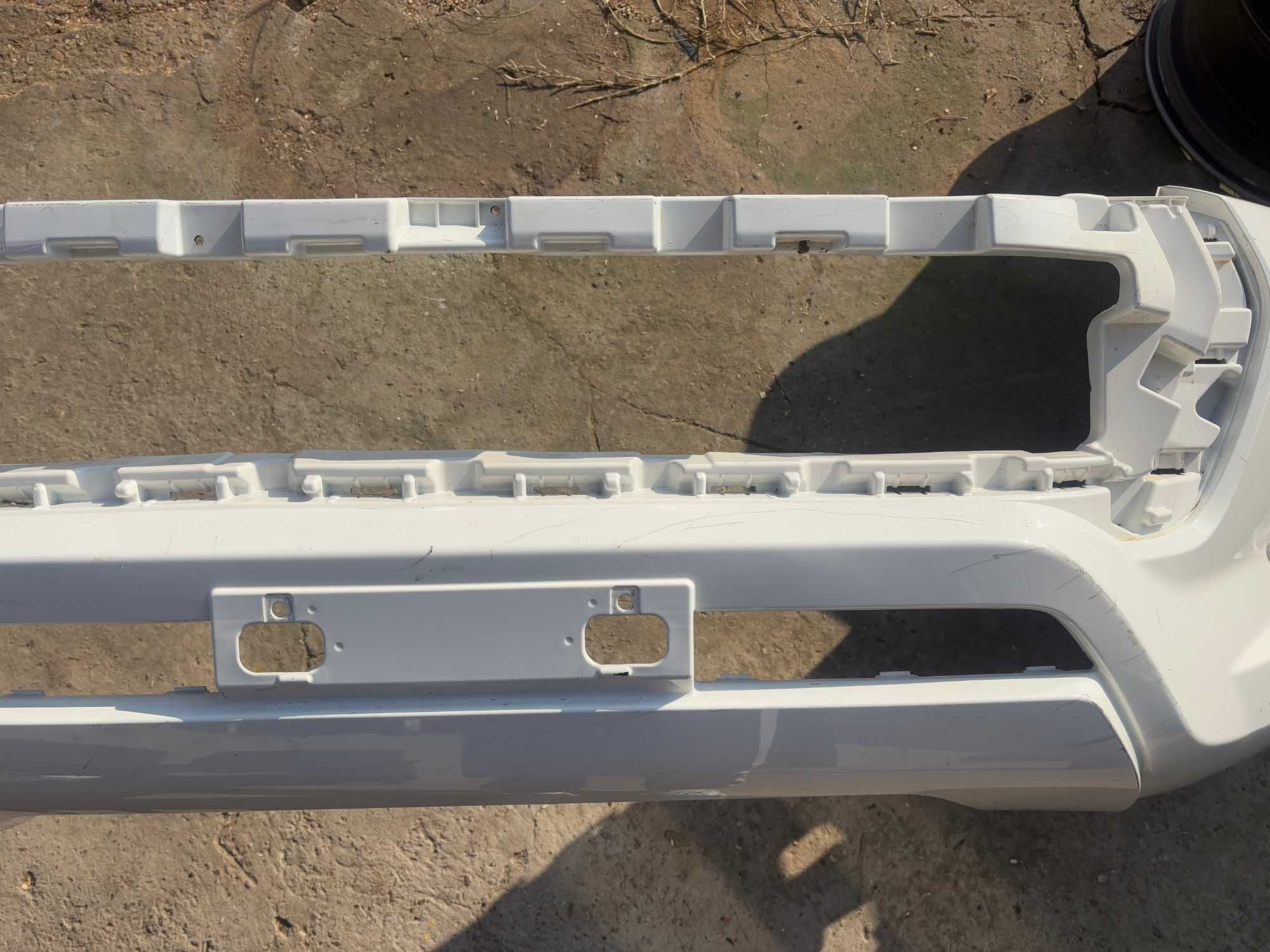 Предна броня за Тойота / Toyota Hilux 21