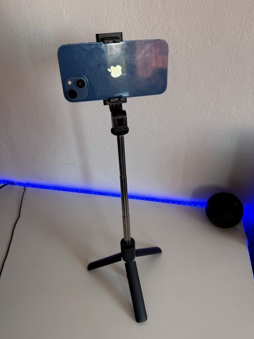 Selfie stick cu trepied
