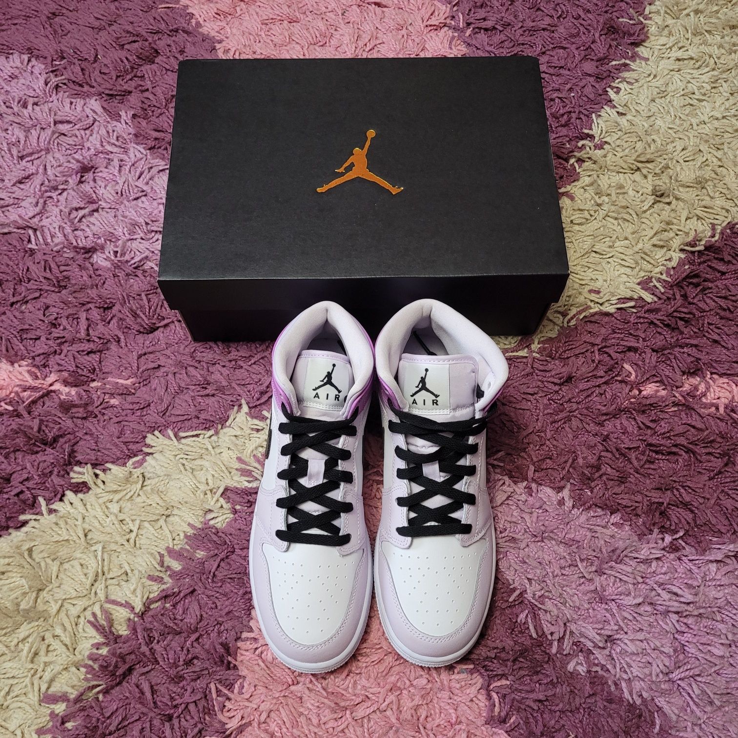 Jordan 1 Mid Barley Grape