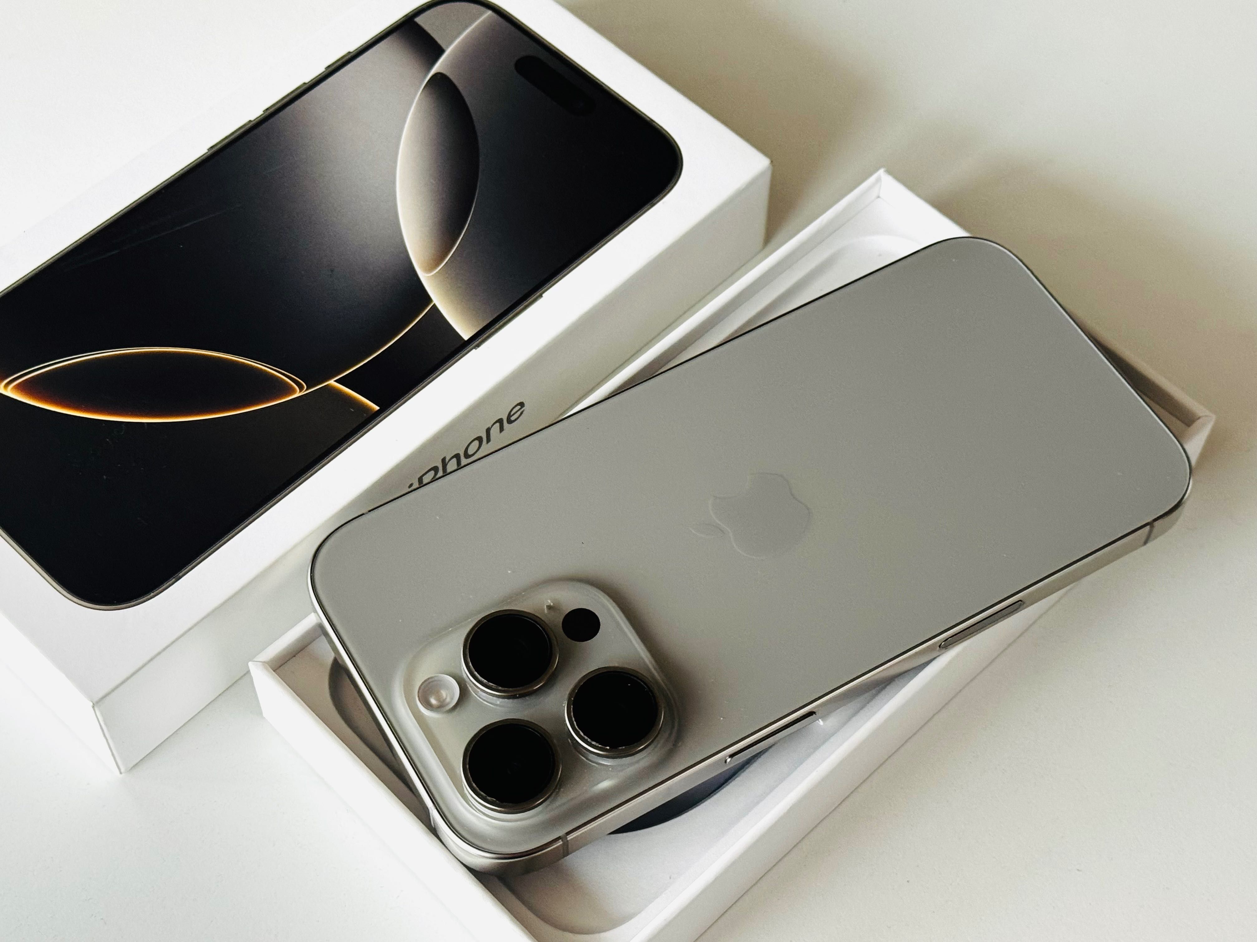 Iphone 16 Pro 512GB Natural Titanium Гаранция 6 месеца