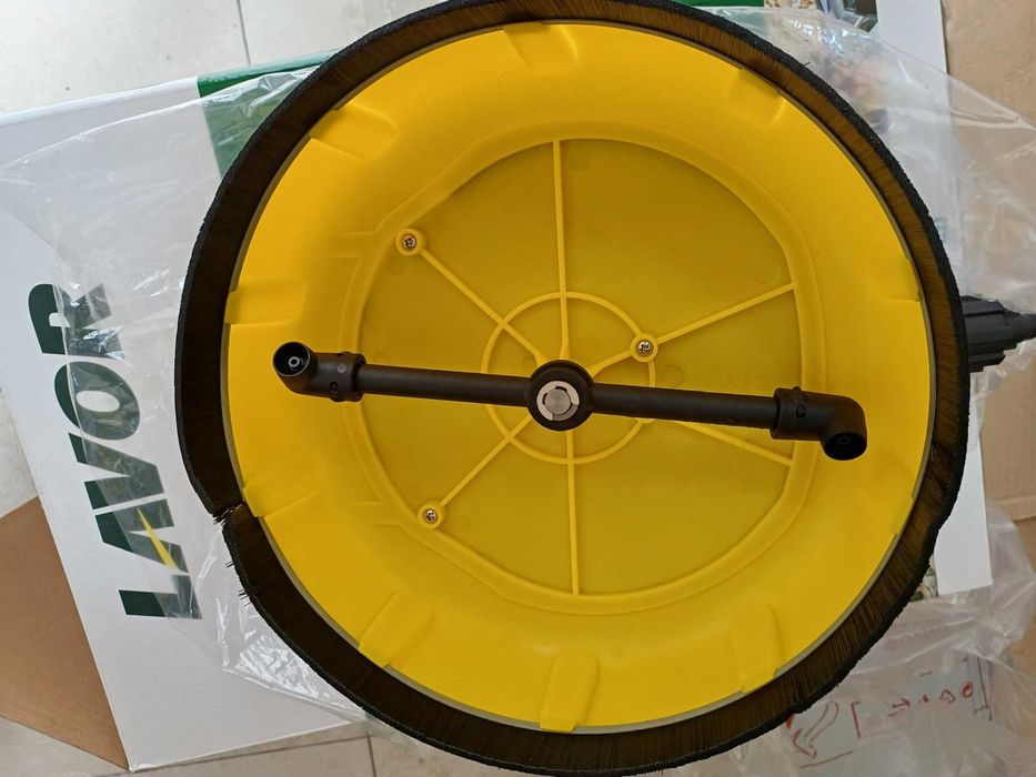 Продавам чисто нови ротационни четки за водоструйка LAVOR