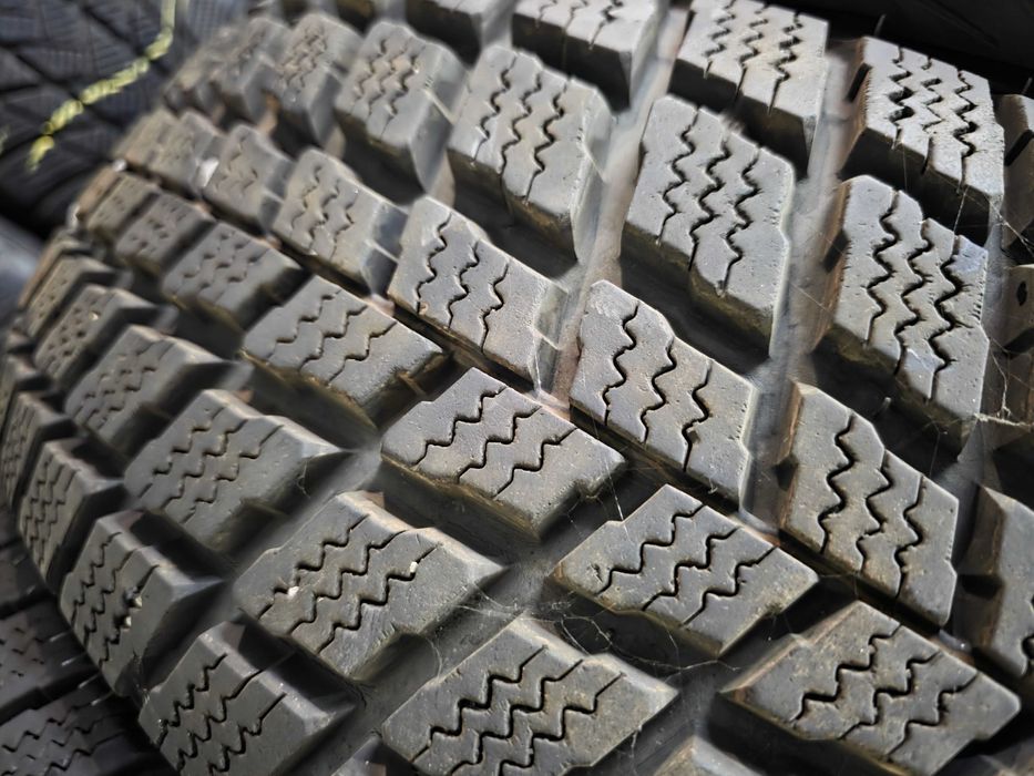 4бр Зимни гуми 225 70 16 - Nexen