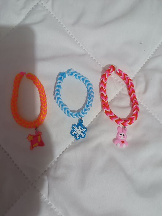 Ръчно изработени гривни