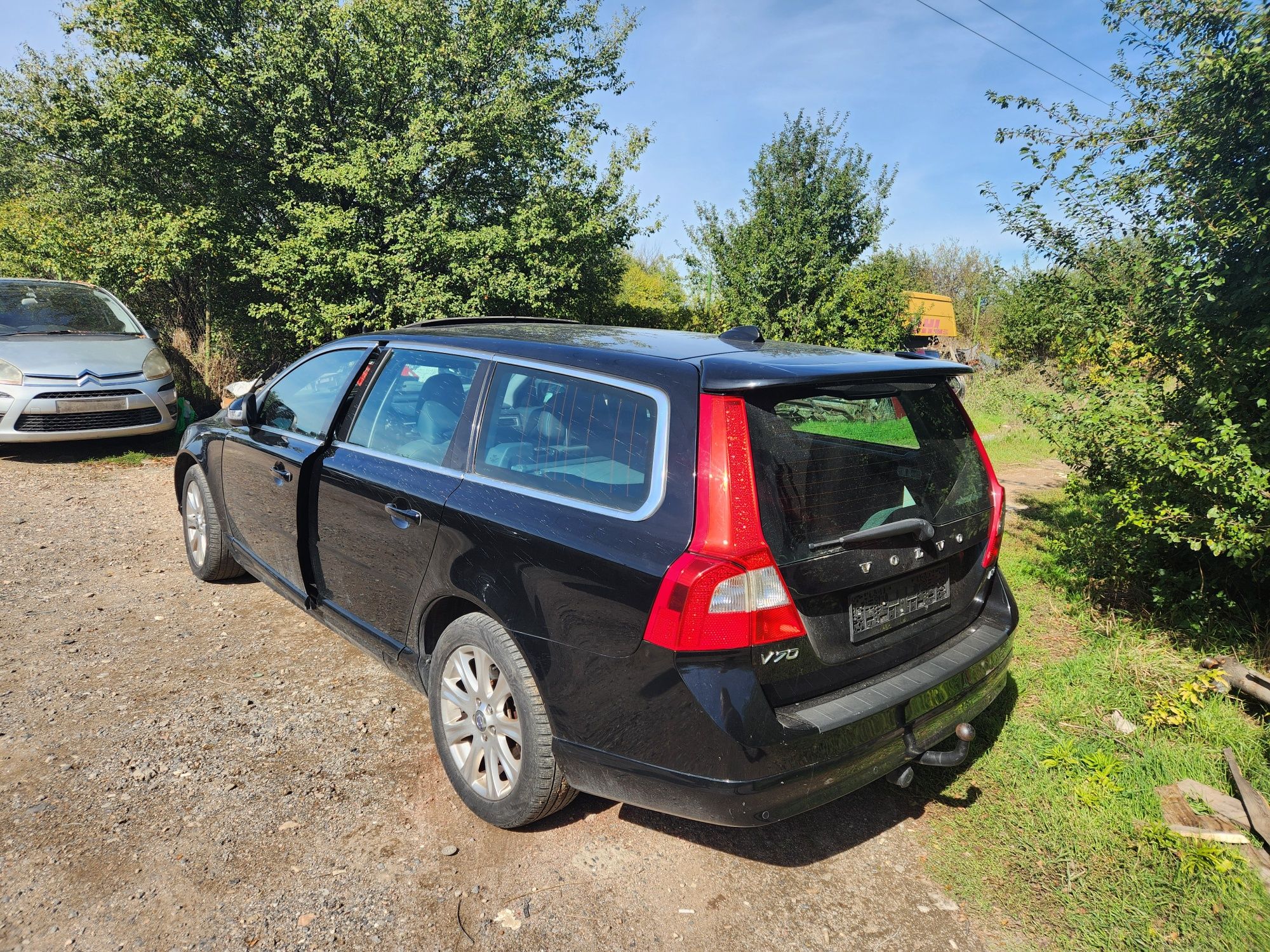 За Части Volvo v70 2011г 2.0 дизелов