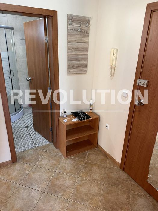 Дава се под наем Тристаен апартамент в Варна, Център - 70 кв.м за 550 € - Снимка #8