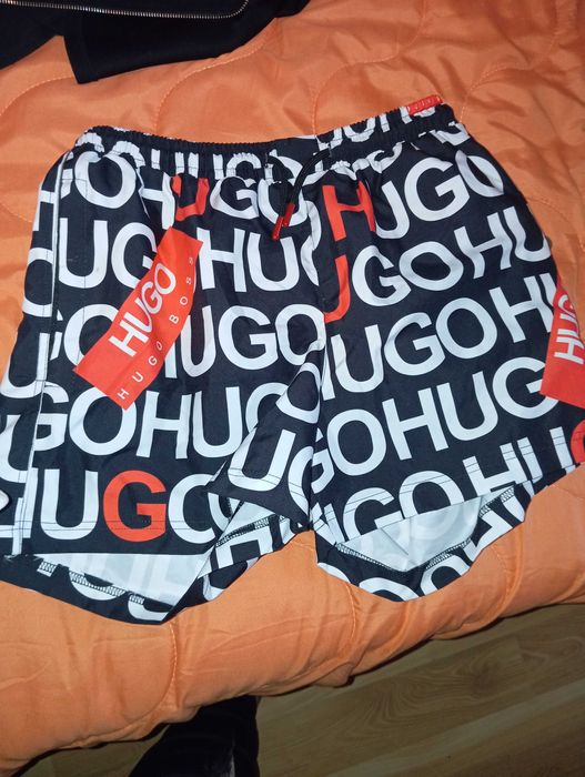 Продавам къси панталони