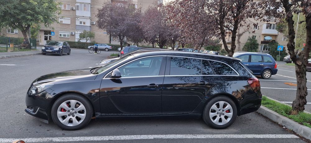 Vând Opel Insignia SportTourer