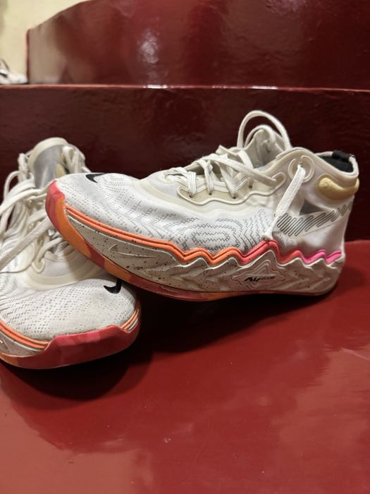 Баскетбольные кроссовки Nike. 40 Размер