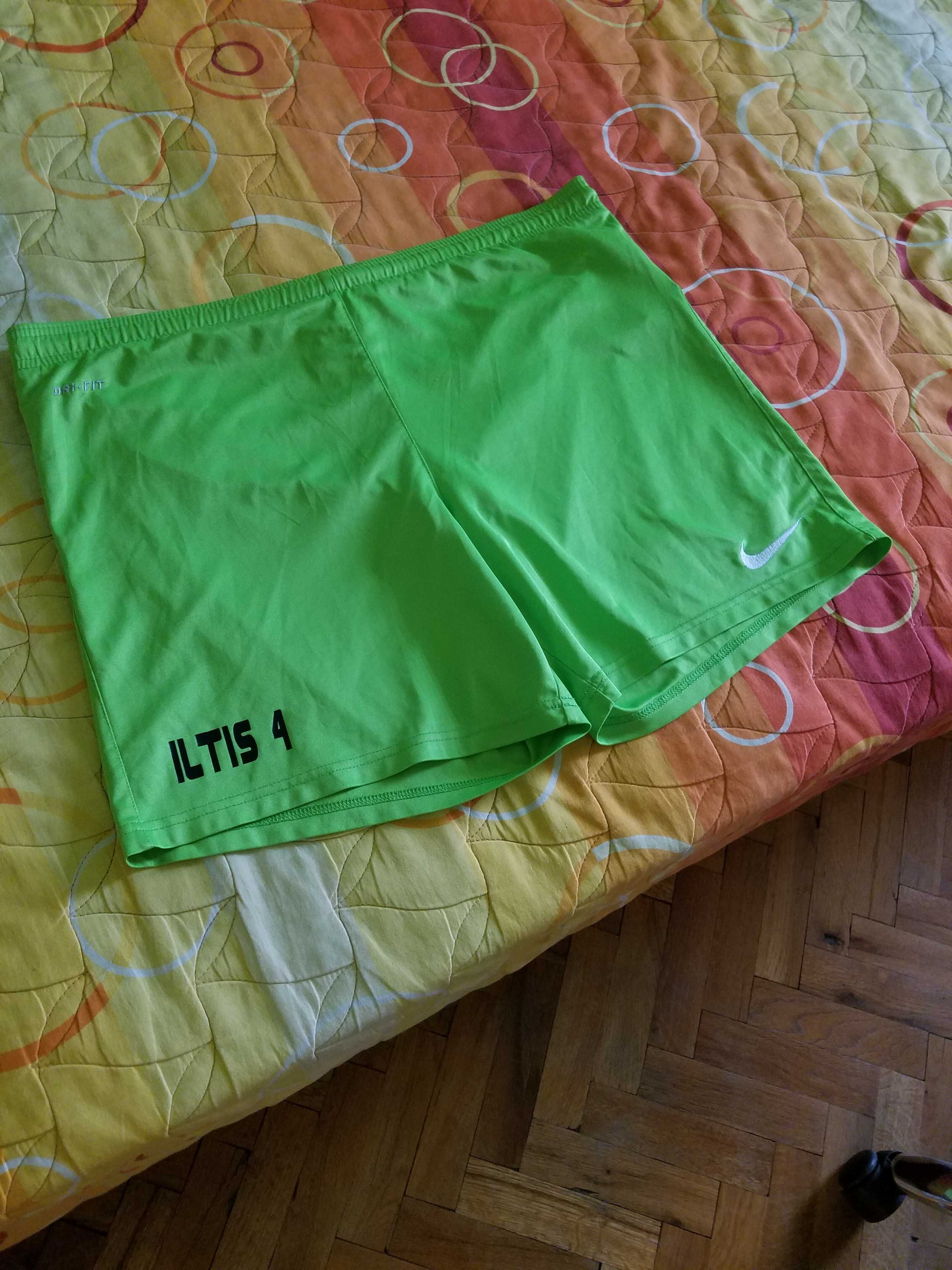 Къси панталони Nike dri-fit -L