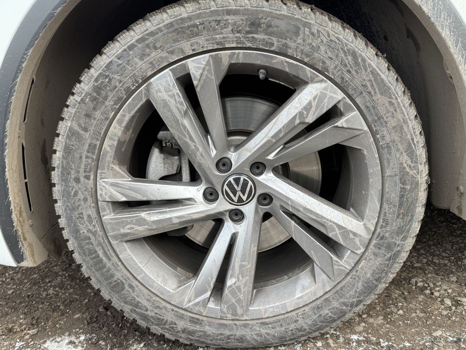 Continental 255/45 R19 б/у шипы зима