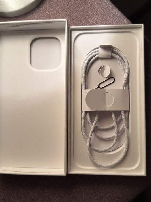 Iphone 16 pro max 256 gold