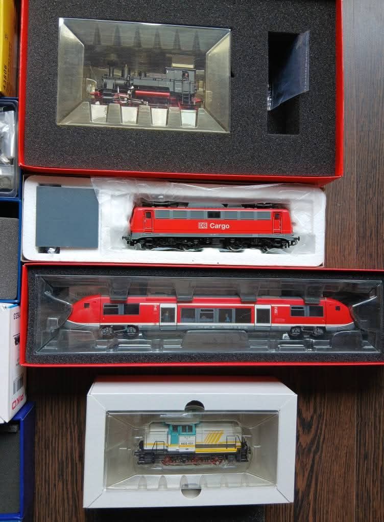 Locomotive electrice diesel scara HO trenulet electric piko roco