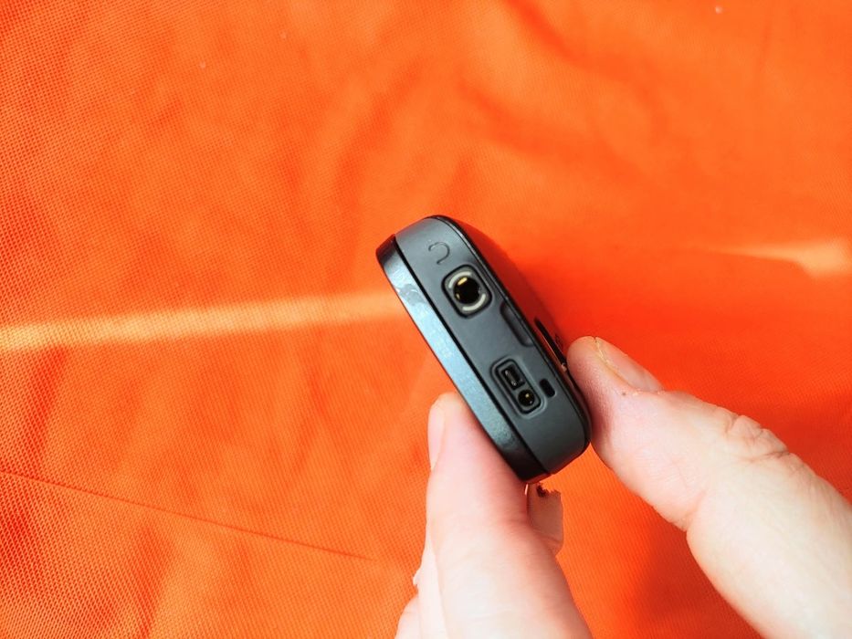 Nokia 2220s Black Nou ( orice rețea,1 minut lifetimer)