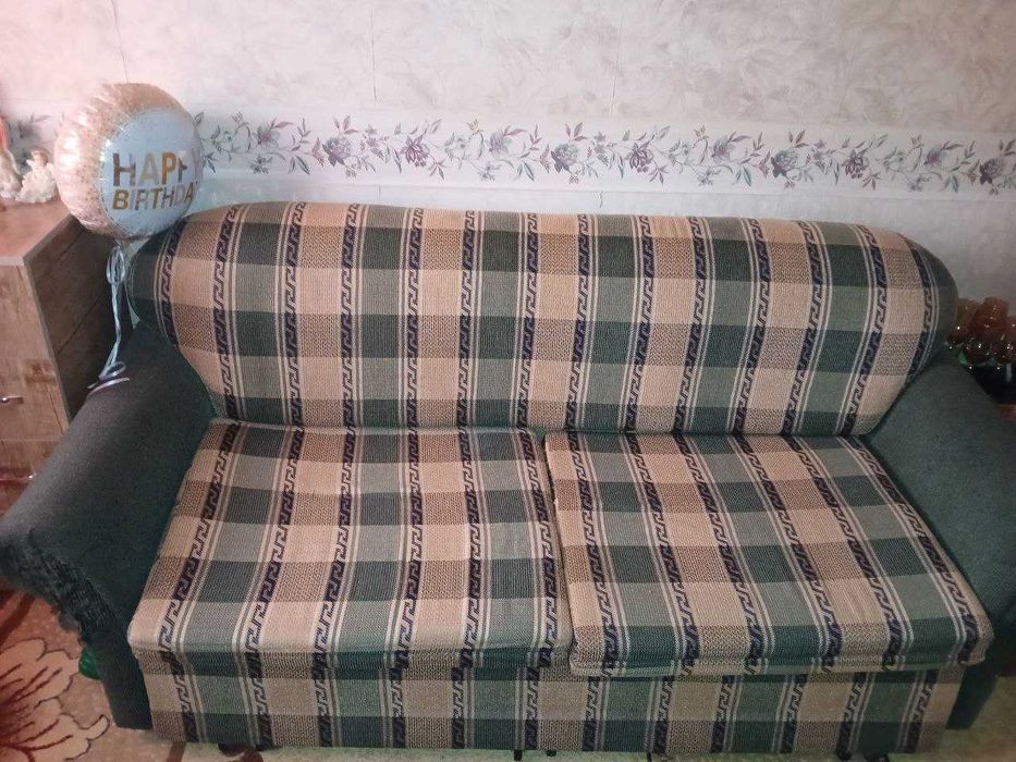 Продается уголок и диван