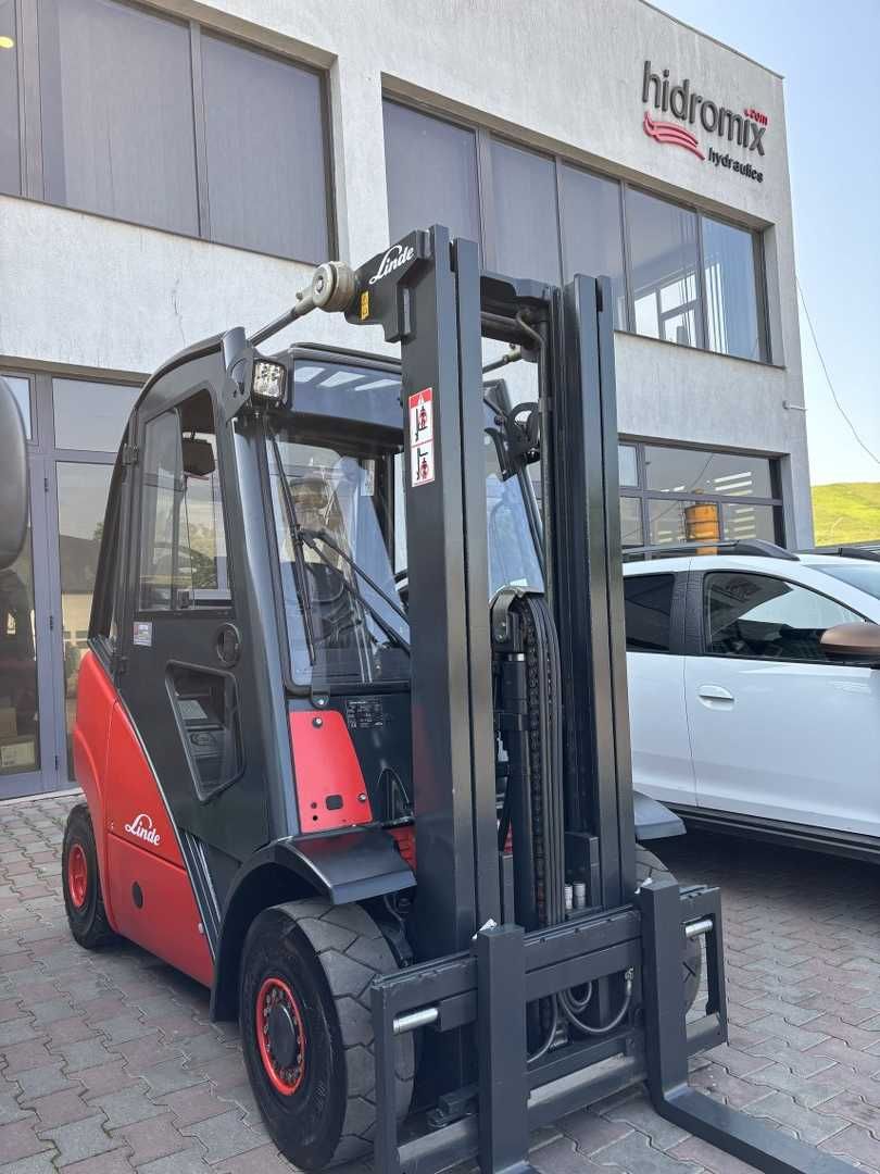 Stivuitor - Motostivuitor Linde H25T-01 Cabină An fabricație 2006