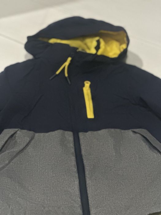 Легкая ветровка на мальчика