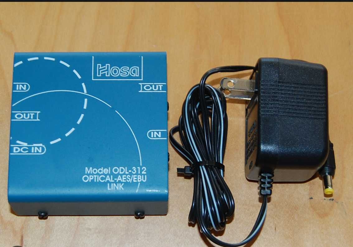 Convertor audio Hosa  S/PDIF Optical to AES/EBU ODL-312