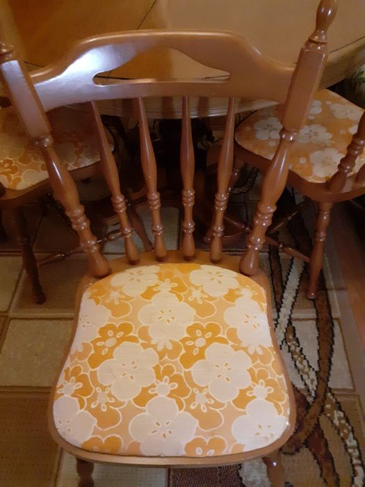 Masă cu extensie și 6 scaune