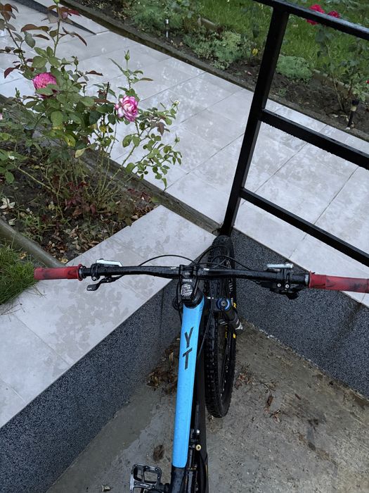Vând bicicletă YT jeffsy 2018