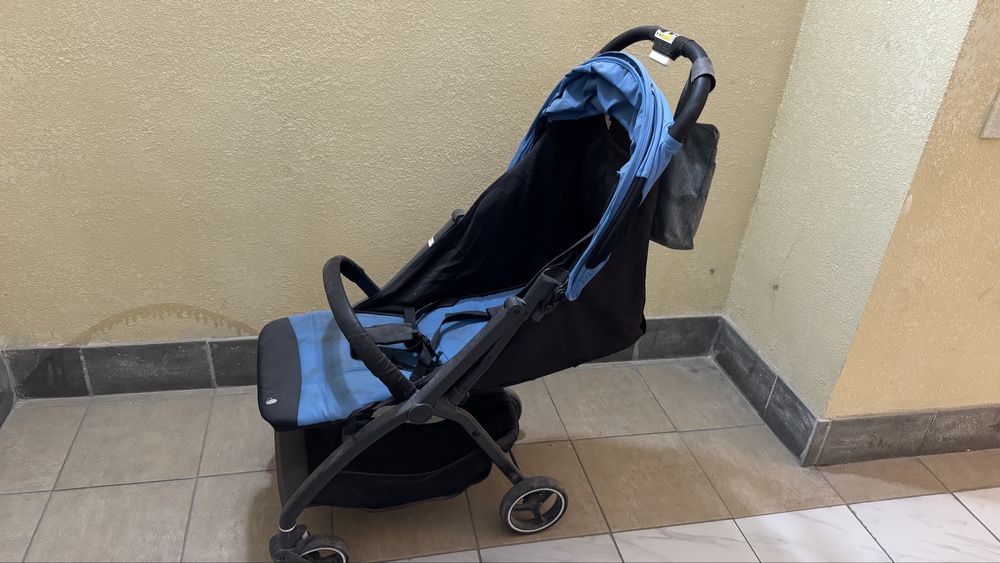 Коляска б/у в хорошем состоянии