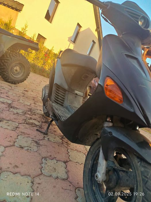 Vând scuter marca honda
