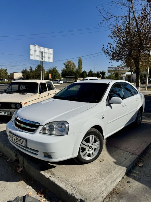 Lasetti 1.8 yaxshi xolatda