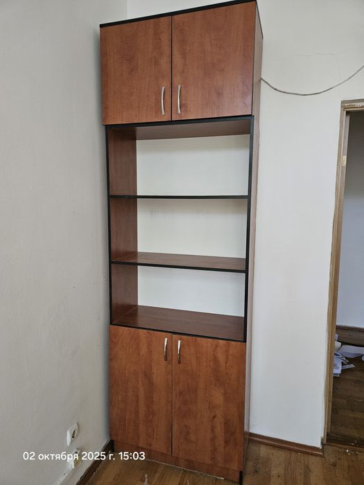 Продам шкаф для документов с отдельным верхним шкафчиком книжный