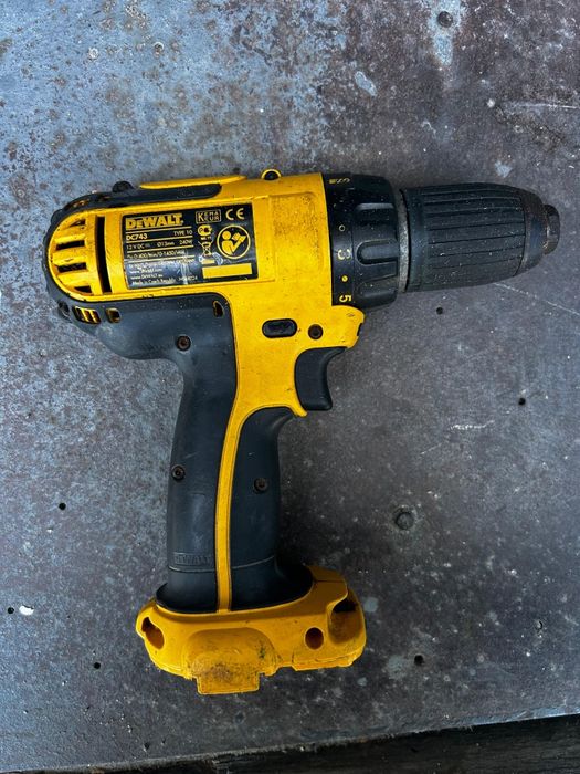 Винтоверт боди dewalt dc743