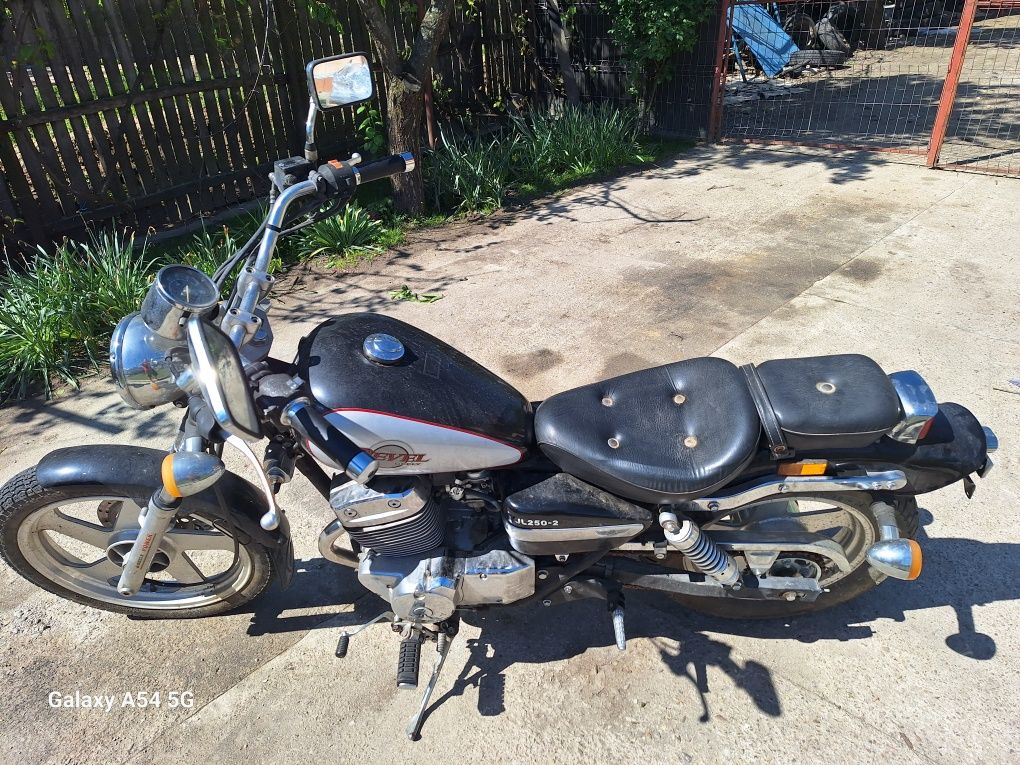 Vand motocicleta Revel Geely