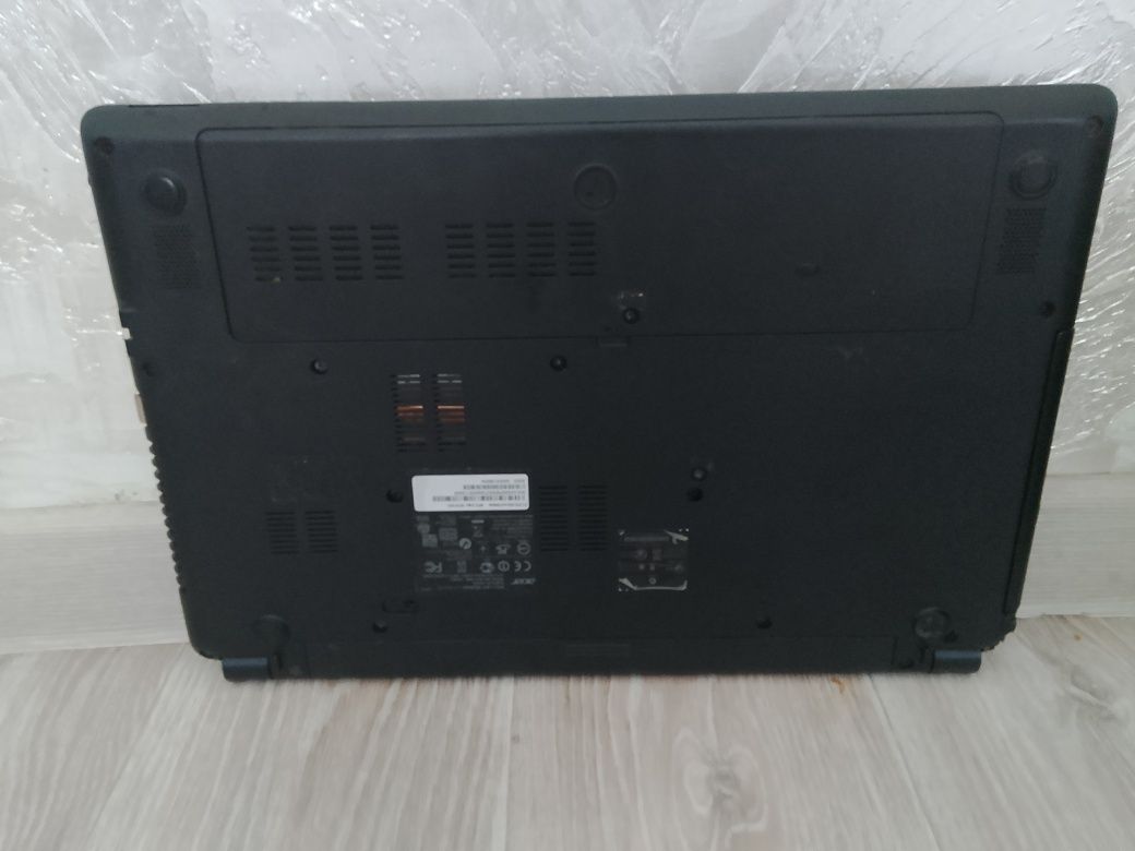 Продается ноутбук Acer Aspire E1 series.