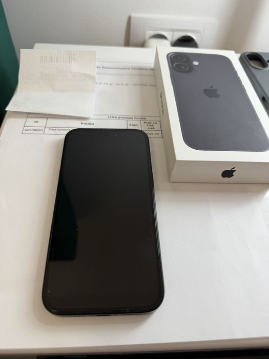 iPhone 16 - 128GB - Black - cu factura si garantie - fara zgarieturi.