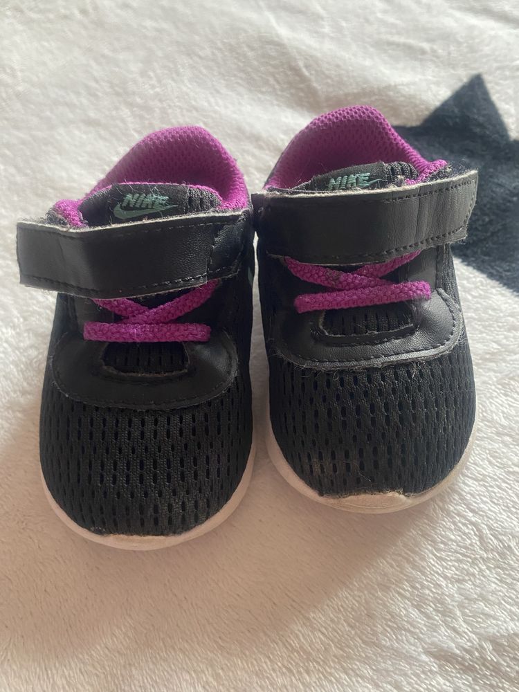 Vand adidasi Nike original marimea 18,5