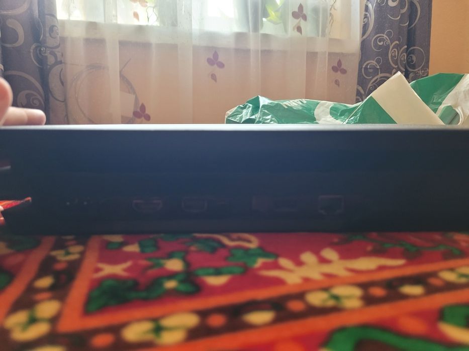 Vând ps4 pro cu 10 jocuri