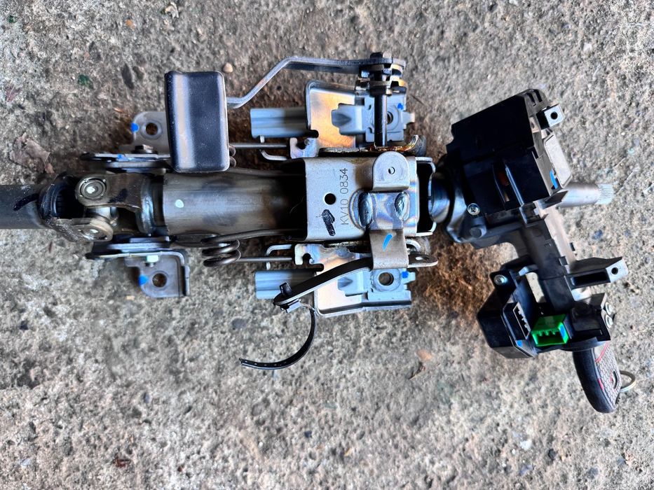 Продавам контактен ключ + ключ за Honda Jazz (2010 г.)