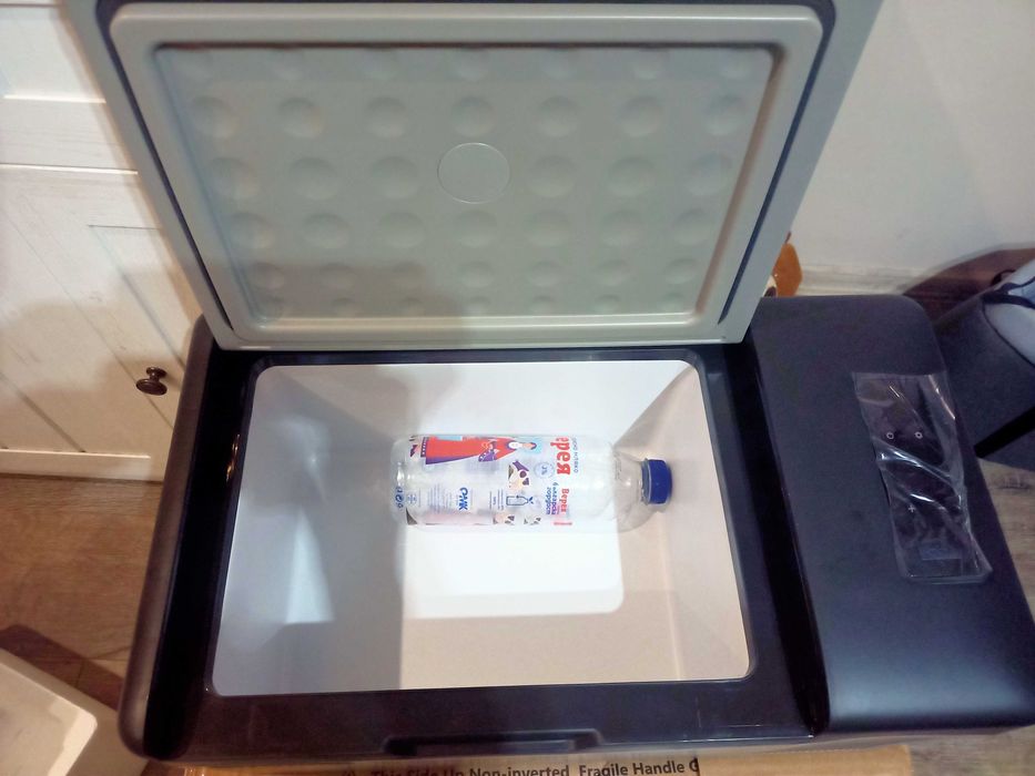 Хладилник фризер компресорен за кола камион къмпинг 12 24 230 v 20 л