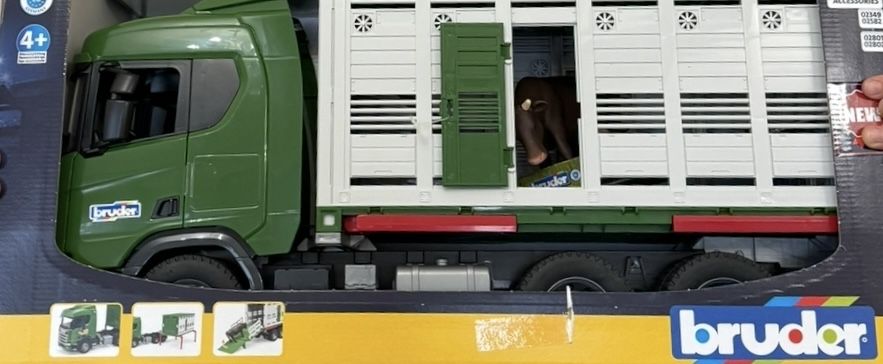 BRUDER камион Scania Super 560R За транспортиране