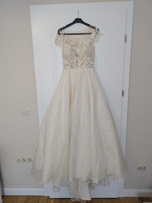 Чисто нова сватбена рокля