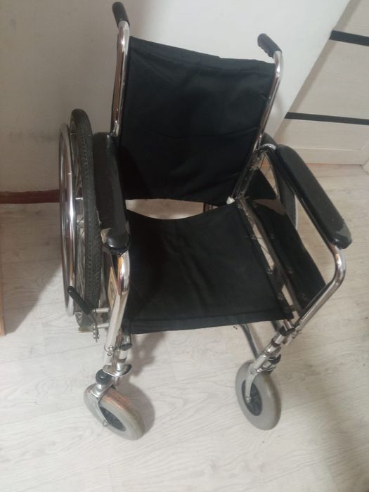 Продам коляску инвалидную