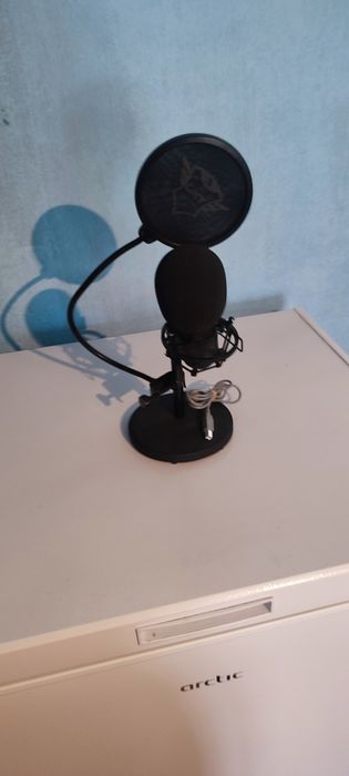 Microfon profesional Trust