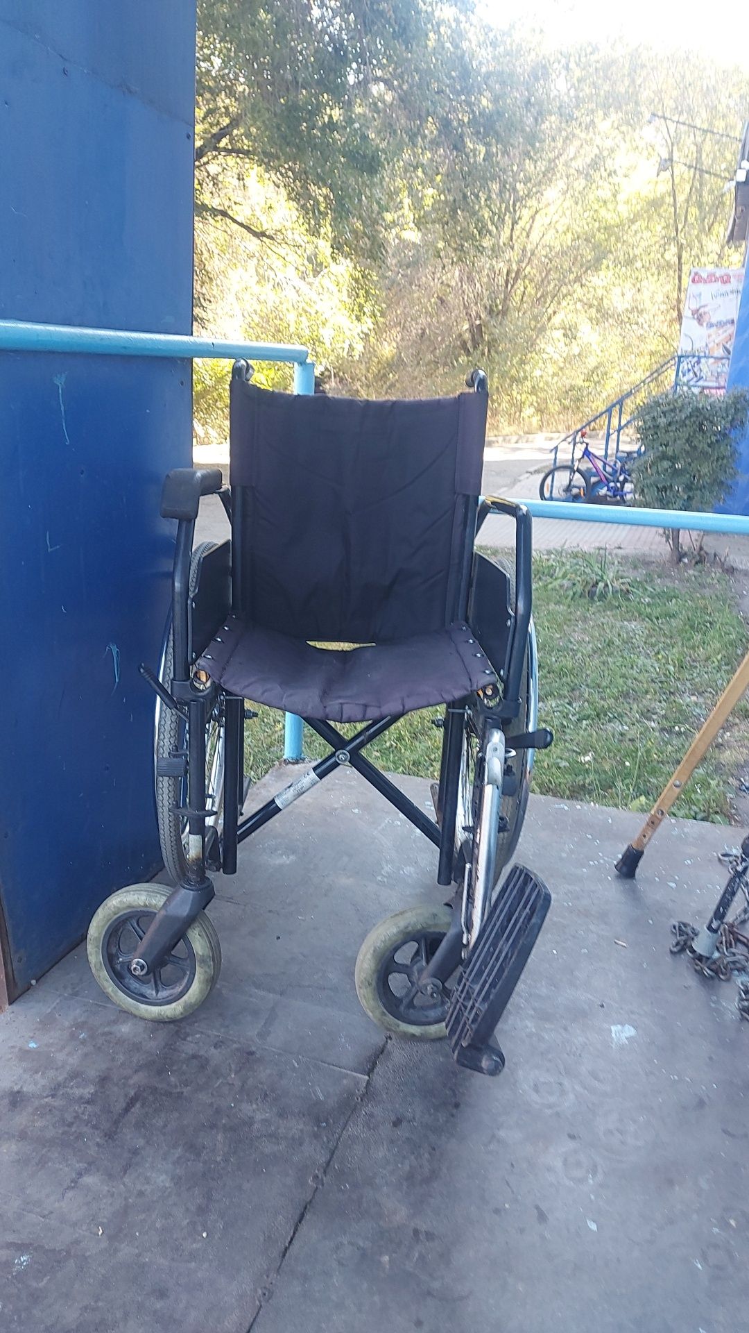 Продам инвалидной каляску в бывщом употребление  недорого как уже нена