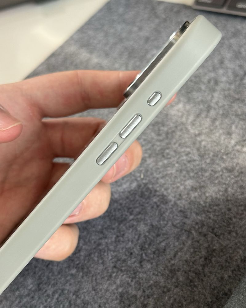 E-ink iPhone 16 Pro Max Case - кейс за iphone